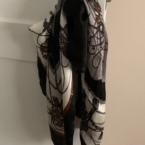 Le Chateau Silk Scarf - Picture 4 of 4